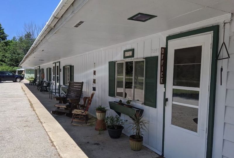 The Foothills Cafe & Motel (Foot Hills Motel) - Web Listing